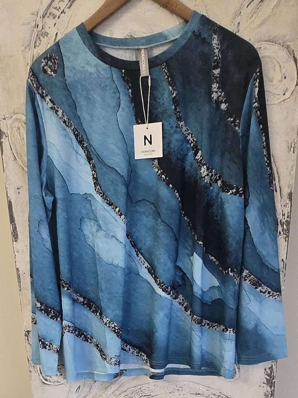 N by Nora Corcoran Blue Abstract Long-Sleeve Tee